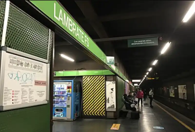 stazione metropolitana lambrate a milano 2