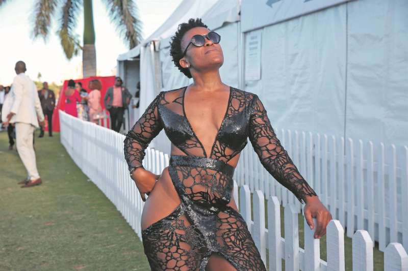 zodwa wabantu. 12