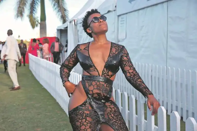 zodwa wabantu. 12