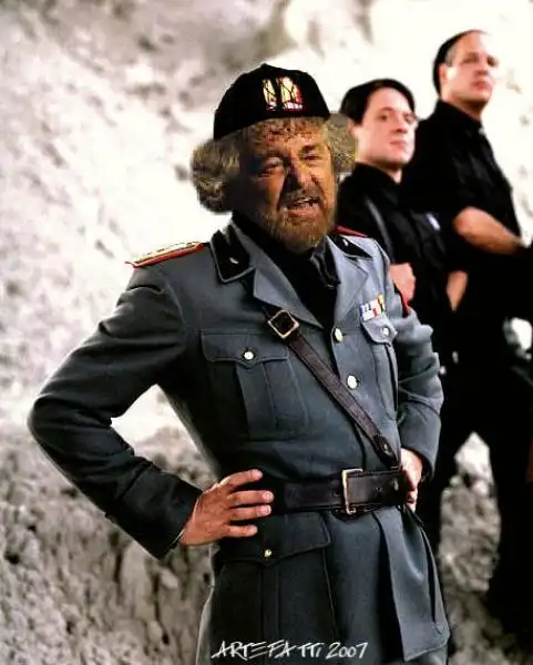 beppe-grillo-gerarca-fascista