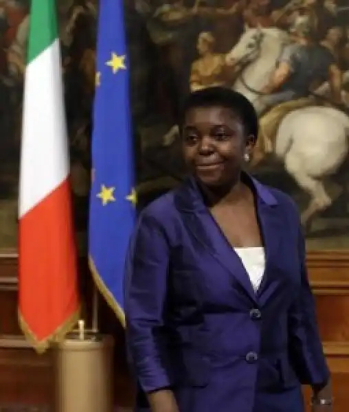 cecile kyenge giura da ministro 