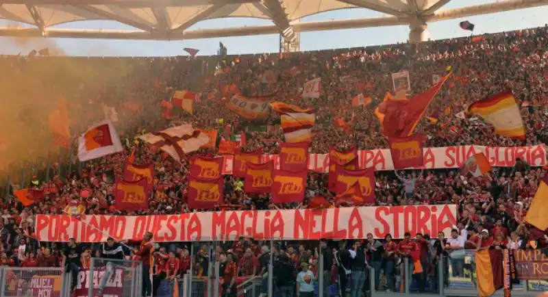 curva sud roma foto mezzelani gmt 