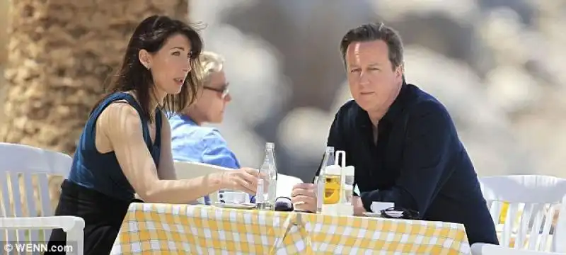 DAVID CAMERON E LA MOGLIE SAMANTHA A IBIZA 