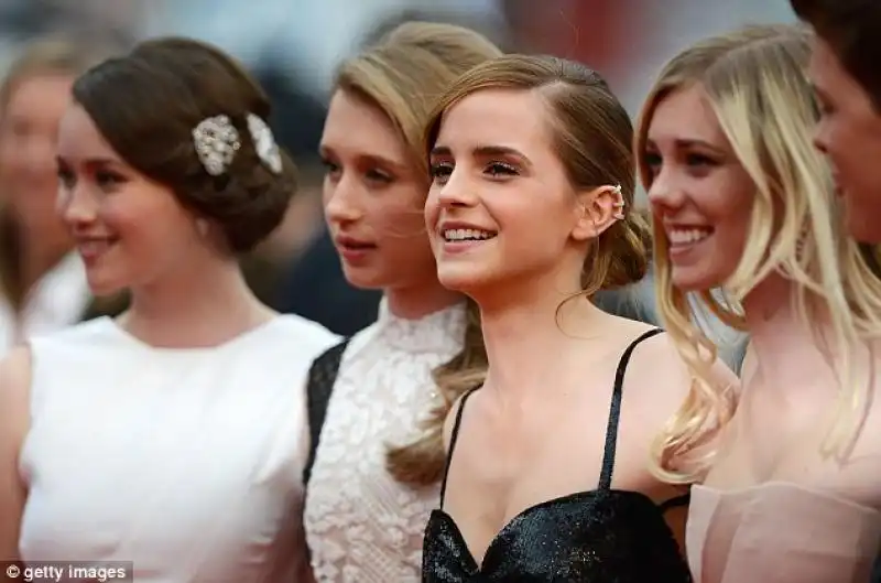 EMMA WATSON CON IL CAST DI THE BLING RING A CANNES 