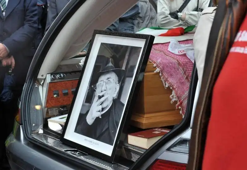 FUNERALI DI DON GALLO