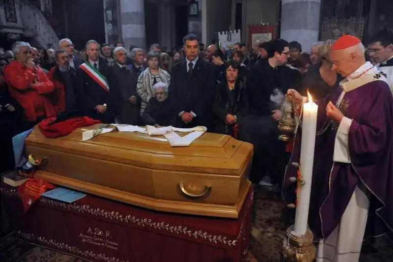 FUNERALI DI DON GALLO