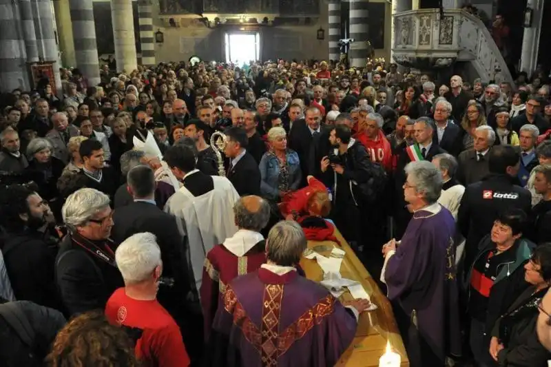 FUNERALI DI DON GALLO