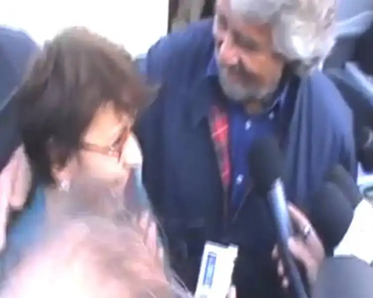 GRILLO GAFFE CANDIDATO SINDACO TIZIANA GUIDI 