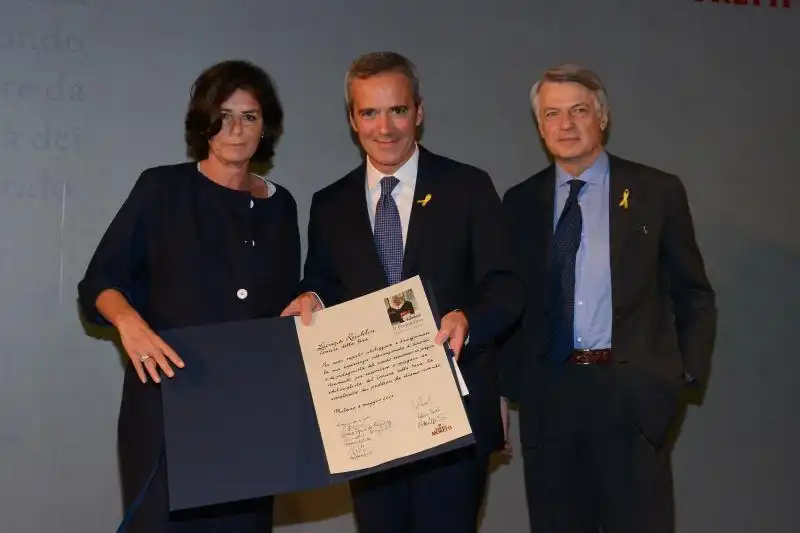 Da sx Lucrezia Reichlin Alfredo Pratolongo Ferruccio De Bortoli 