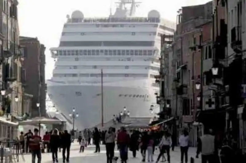 nave crociera venezia 