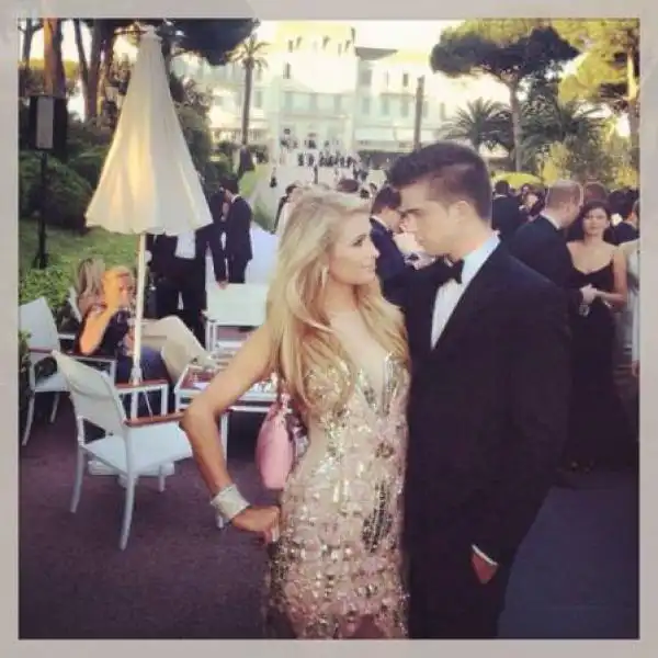 PARIS HILTON E RIVER VIIPERI 