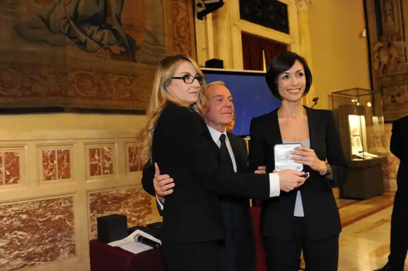 Romana Liuzzo premia Mara Carfagna insieme a Gianni Letta 