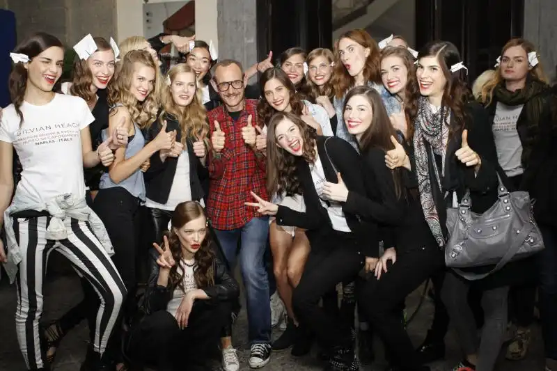 TERRY RICHARDSON CON MODELLE SFILATA SILVIAN HEACH 