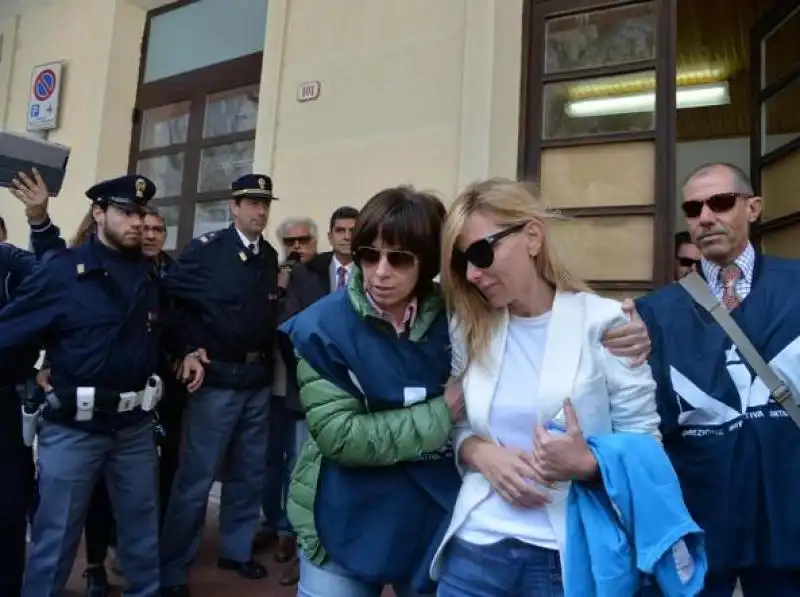 CHIARA RIZZO MATACENA CONSEGNATA ALLA POLIZIA ITALIANA AL CONFINE CON LA FRANCIA 