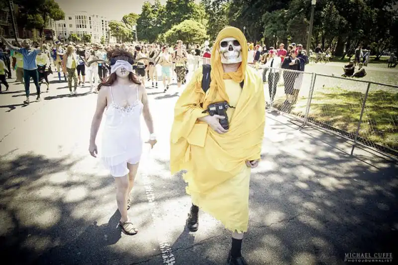 BAY TO BREAKERS FOTO DI MICHAEL CUFFE 