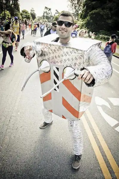 BAY TO BREAKERS FOTO DI MICHAEL CUFFE 