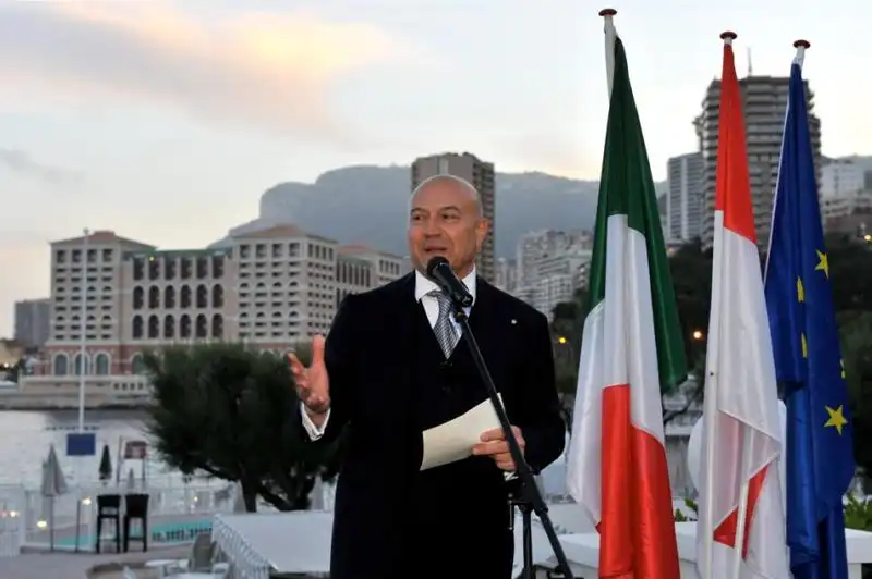 FESTA ALL AMBASCIATA ITALIANA A MONTECARLO PER IL DUE GIUGNO 