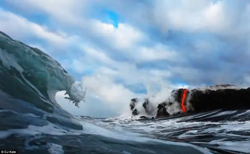 la lava continua a bollire anche in acqua 