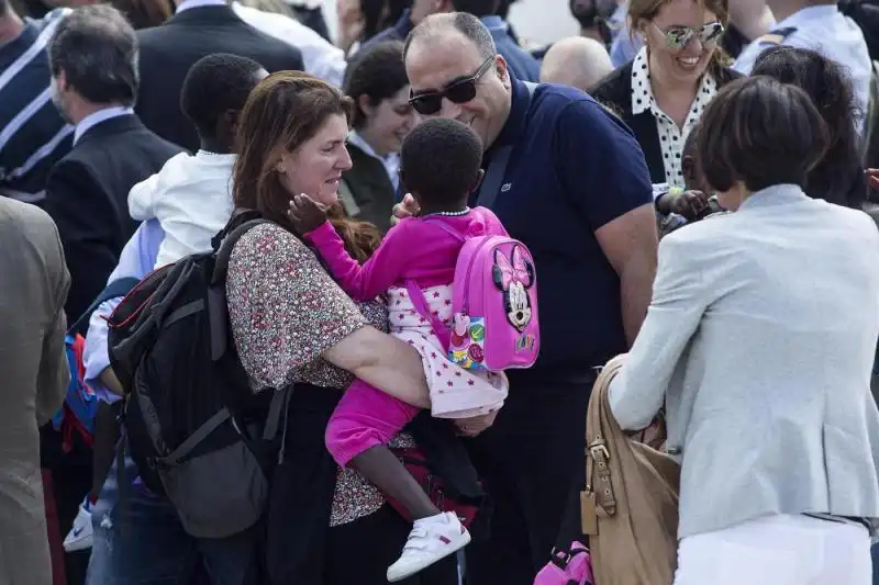 MARIA ELENA BOSCHI E I BAMBINI DEL CONGO FOTO LAPRESSE 