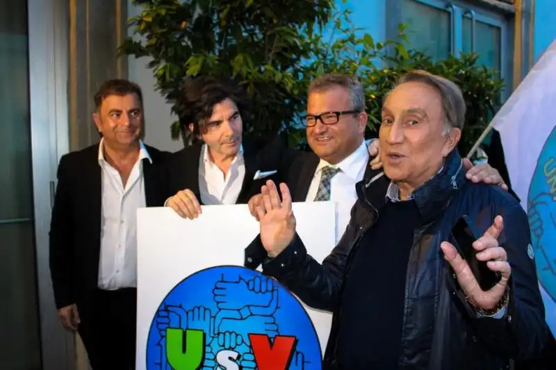 MILANO PRESENTAZIONE DEL MOVIMENTO DI EMILIO FEDE UNITI SI VINCE 