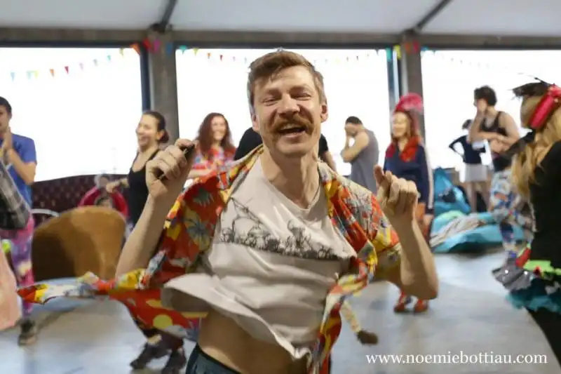 MORNING GLORYVILLE LONDON 