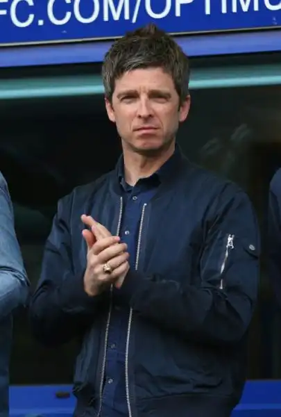 NOEL GALLAGHER TIFOSO DEL MANCHESTER CITY 