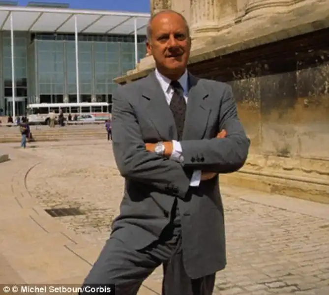 Sir Norman Foster architetto per il Campus Apple 