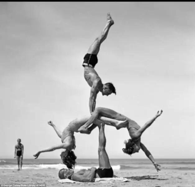 Opera di equilibrio a Bondi Beach 