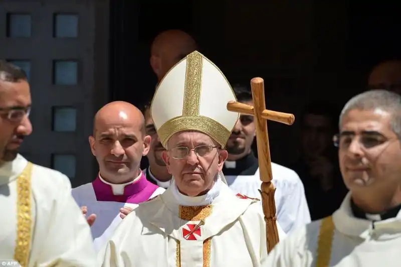 papa Francesco dice messa a Manger Square 