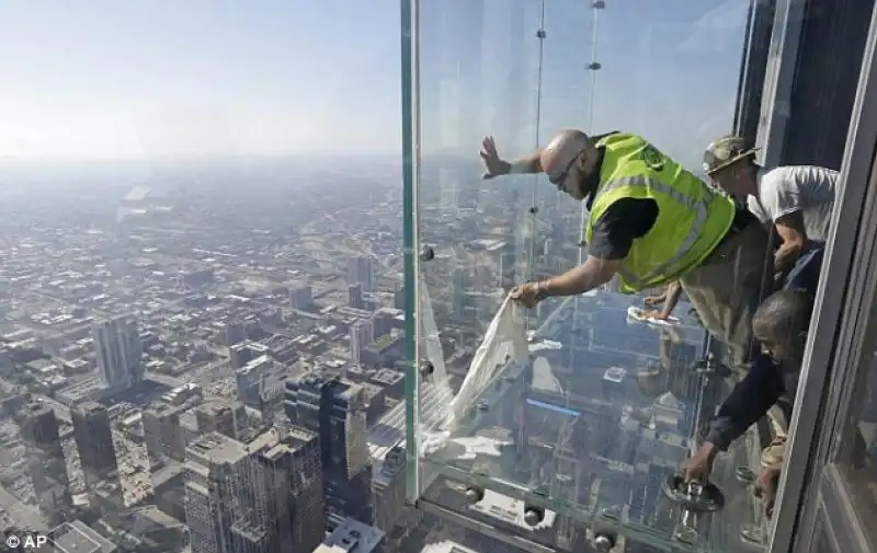 Riparazione piattaforma Willis Tower 