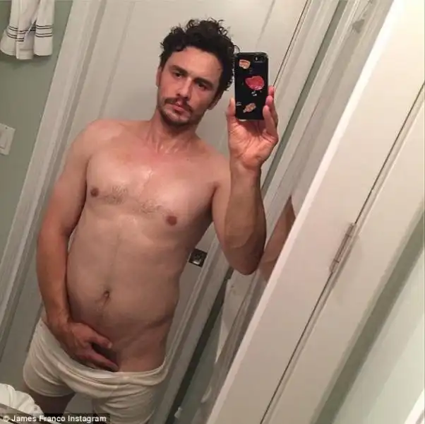 SELFIE PUBICO DI JAMES FRANCO