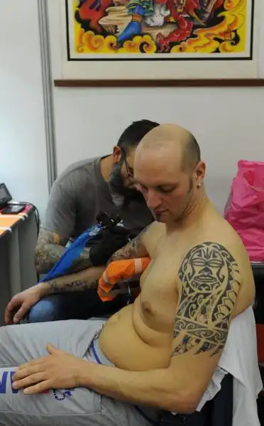 Tatuaggio in corso 