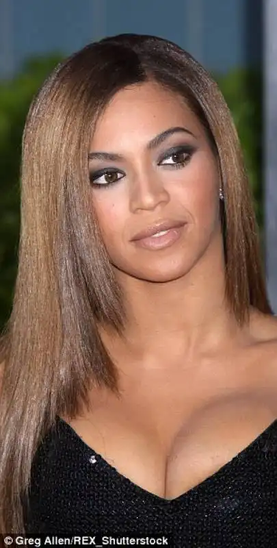 beyonce tette strizzate