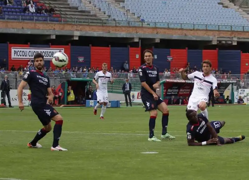 cagliari palermo 0 1, il gol di vazquez