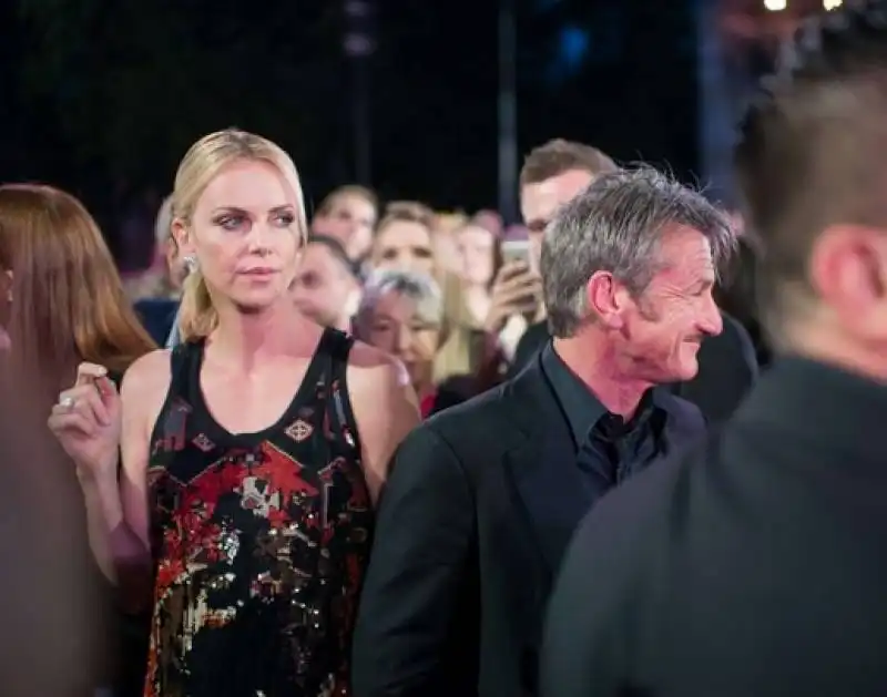 charlize theron e sean penn