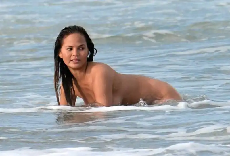 chrissy teigen 7