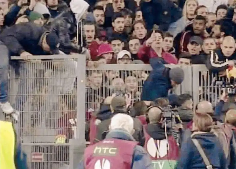 CURVA SUD ROMA-FIORENTINA