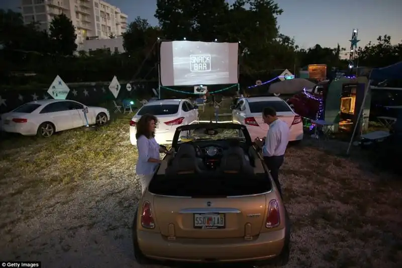 drive in a miami e austin, stati uniti