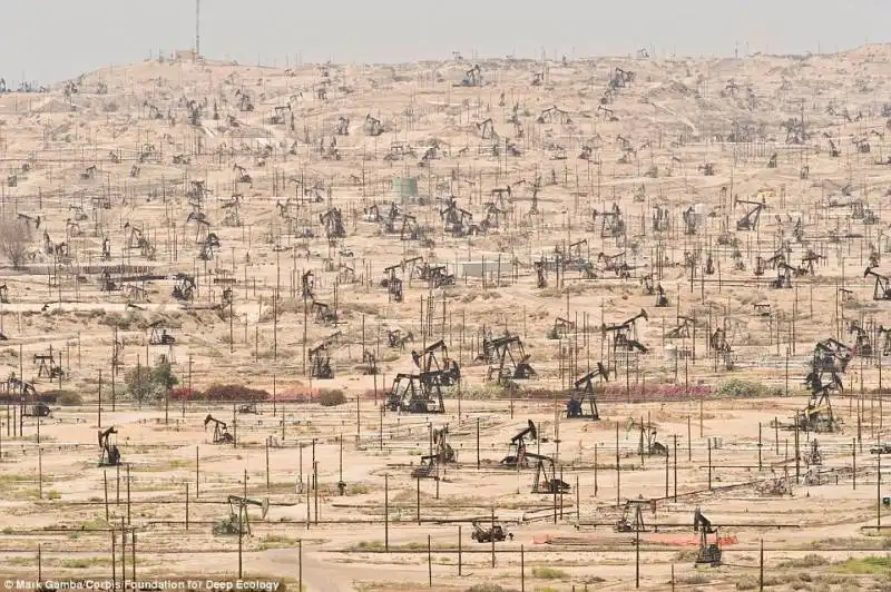 estrazione di petrolio a kern river, california