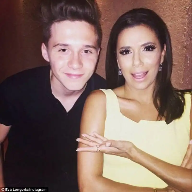 eva longoria con il figlio di beckham