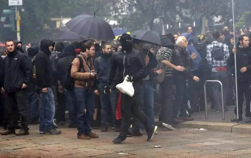 expo  milano messa a ferro e fuoco 9