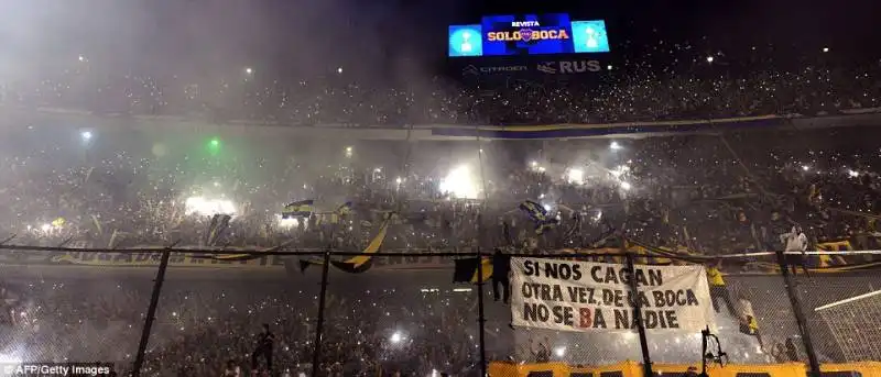 gas urticanti durante boca juniors   river plate  15