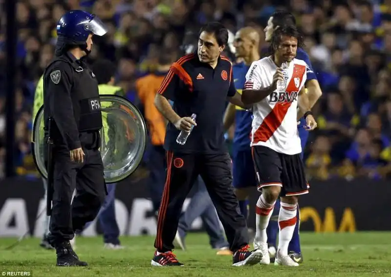 gas urticanti durante boca juniors   river plate  20