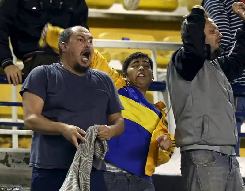 gas urticanti durante boca juniors   river plate  6