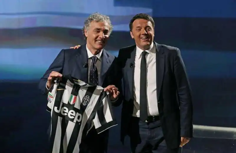 Giletti consegna a Renzi la maglia della juventus