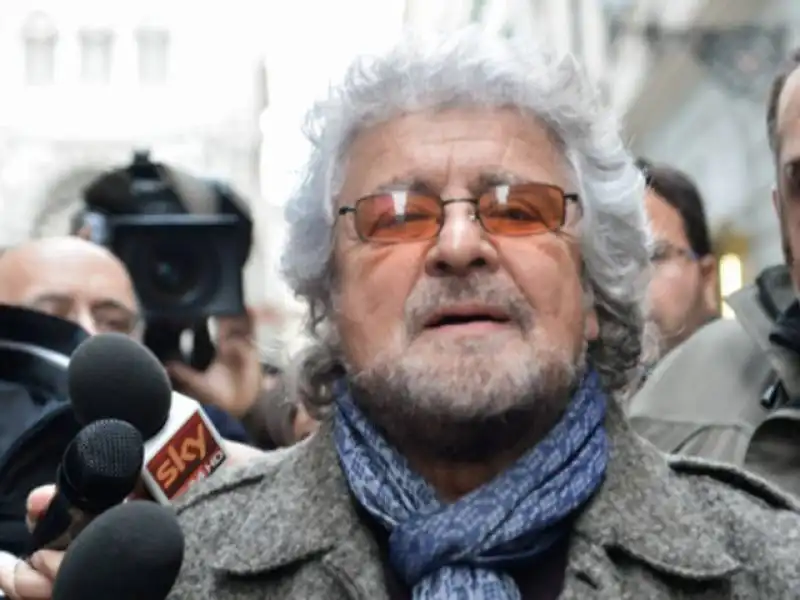 GRILLO COMIZIO GENOVA