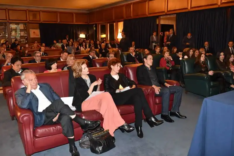 invitati alla presentazione libro di giancarlo dotto