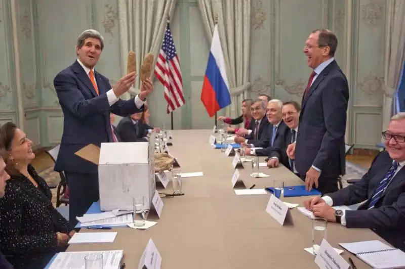 john kerry porta patate dell idaho in regalo ai russi