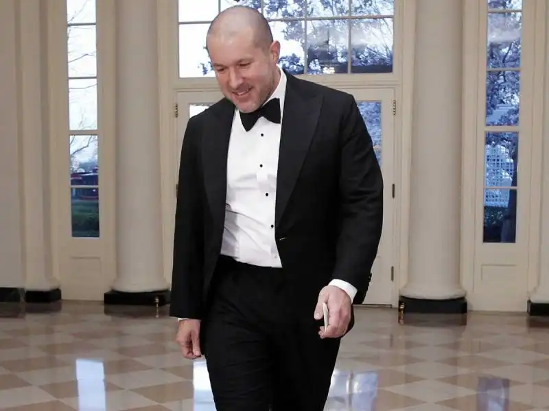 jonathan jony ive