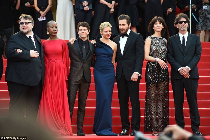 La Giuria Del Festival Di Cannes IL RED CARPET DELLA PRIMA SERATA DI CANNES